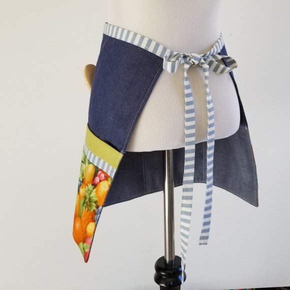Women's Denim Bistro Apron with Pockets - Picture 3 of 6